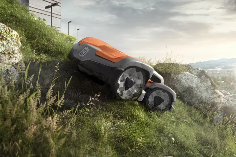 Profi-Mähroboter Husqvarna AUTOMOWER® 535 AWD