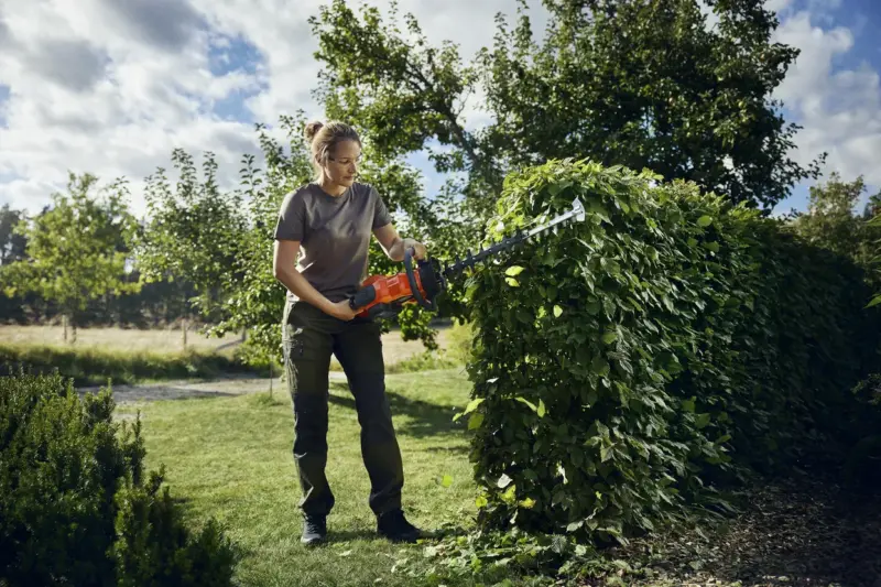 Husqvarna 322iHD60 Akku Heckenschere ohne Akku & Ladegerät